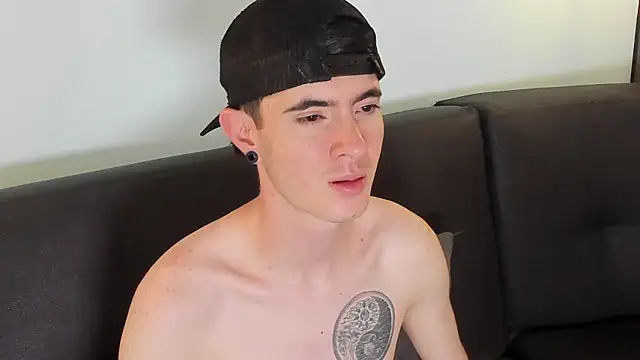 Snapshot of Lio_____ chatting on 02/20/26, 05:15 Lio online show from 02/20/26, 05:15