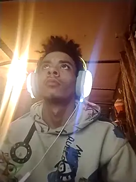 Snapshot of spooky425hd chatting on 02/28/26, 11:06 spooky425hd online show from 02/28/26, 11:06