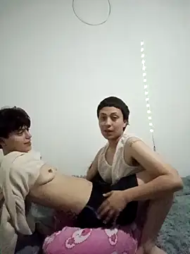 Snapshot of Brenda_Tina699 chatting on 02/07/26, 04:27 Brenda Tina699 online show from 02/07/26, 04:27