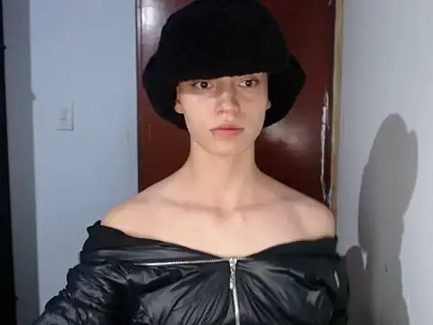 Snapshot of Brenda_Tina699 chatting on 02/11/26, 10:59 Brenda Tina699 online show from 02/11/26, 10:59