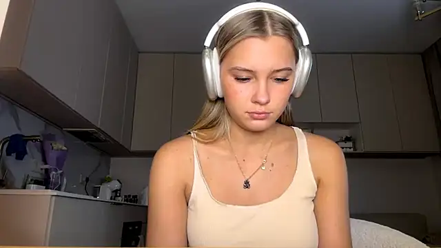 Snapshot of SeveralDip chatting on 02/27/26, 01:22 SeveralDip online show from 02/27/26, 01:22