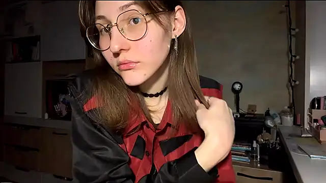 Snapshot of Miaaa_Moon chatting on 02/05/26, 04:22 Miaaa Moon online show from 02/05/26, 04:22