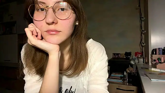 Snapshot of Miaaa_Moon chatting on 02/10/26, 04:33 Miaaa Moon online show from 02/10/26, 04:33