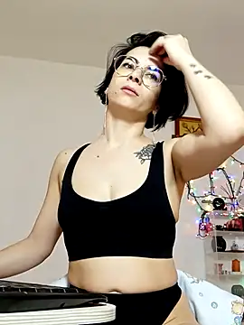 Snapshot of emacandy chatting on 02/09/26, 08:18 emacandy online show from 02/09/26, 08:18