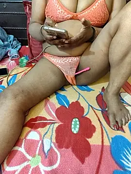 Snapshot of Red_Wine444 chatting on 02/22/26, 04:16 Red Wine444 online show from 02/22/26, 04:16