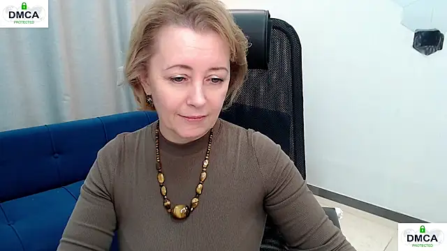 Snapshot of MONA_W chatting on 02/18/26, 11:06 MONA W online show from 02/18/26, 11:06