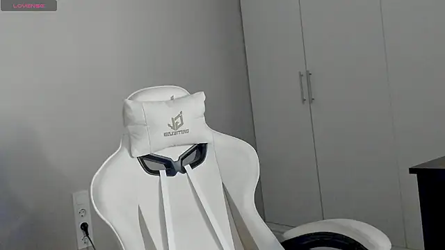 Snapshot of Leah_Castro chatting on 02/06/26, 02:49 Leah Castro online show from 02/06/26, 02:49