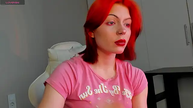 Snapshot of Leah_Castro chatting on 02/09/26, 04:05 Leah Castro online show from 02/09/26, 04:05