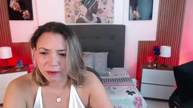 milfsecret69 online show from 05/13/26, 10:56