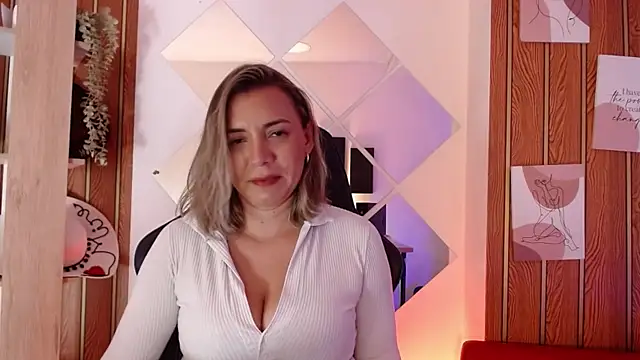 Snapshot of milfsecret69 chatting on 07/17/26, 10:44 milfsecret69 online show from 07/17/26, 10:44