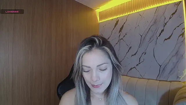 Snapshot of sofia_nova_tf chatting on 02/12/26, 02:01 sofia nova tf online show from 02/12/26, 02:01