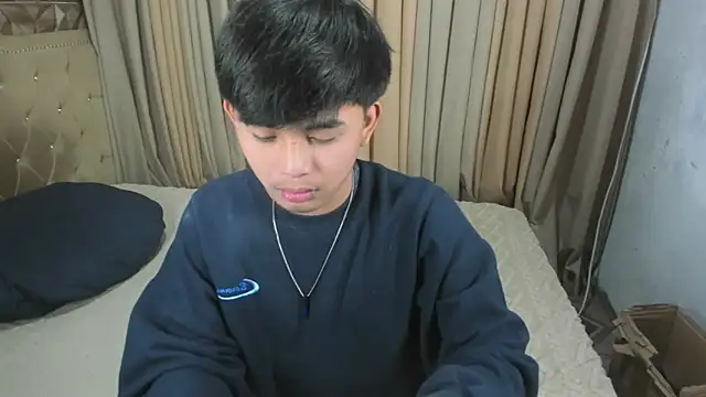 xlovercutietwink online show from 04/13/26, 05:07