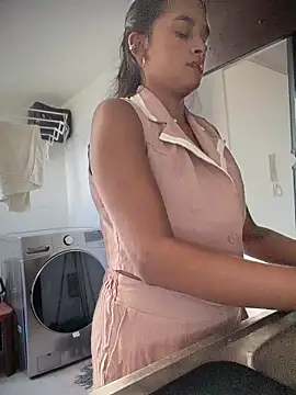 Snapshot of LunaHeat chatting on 02/16/26, 05:09 LunaHeat online show from 02/16/26, 05:09