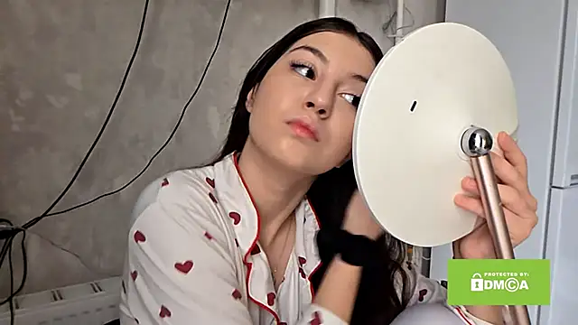 Snapshot of ZyntraLoom chatting on 02/18/26, 12:12 ZyntraLoom online show from 02/18/26, 12:12