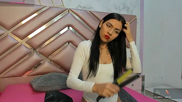 LauraRoot online show from 02/11/26, 11:37