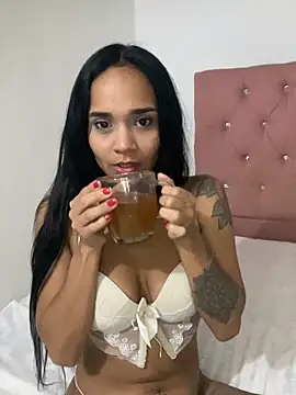 Maria x Alejandra online show from 02/13/26, 03:57