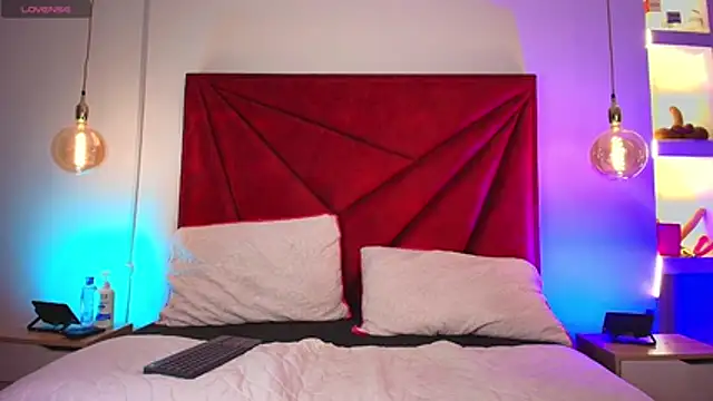 NahomiRoss online show from 05/28/26, 01:19
