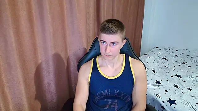 Snapshot of TodMusclePower9 chatting on 02/19/26, 05:25 TodMusclePower9 online show from 02/19/26, 05:25