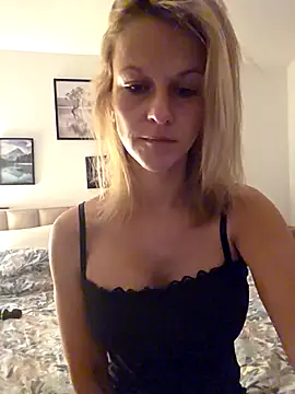 Couple-Kiwii-Orchidee-Boy online show from 06/05/26, 03:57