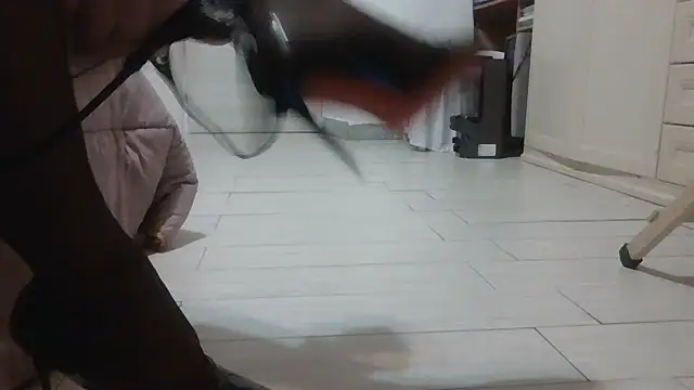 Snapshot of Luanatrav1 chatting on 03/02/26, 09:16 Luanatrav1 online show from 03/02/26, 09:16