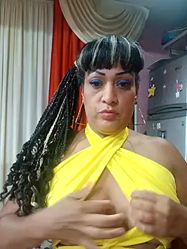 Snapshot of SabrinaColin chatting on 02/01/26, 11:03 SabrinaColin online show from 02/01/26, 11:03