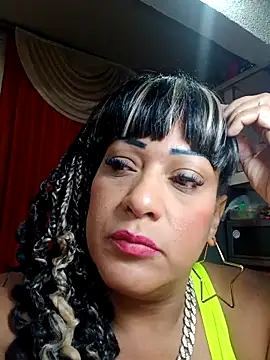 Snapshot of SabrinaColin chatting on 02/03/26, 01:16 SabrinaColin online show from 02/03/26, 01:16