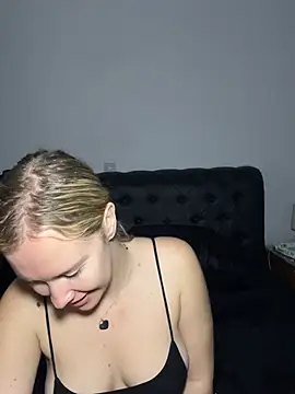 Snapshot of Ellie-rosee chatting on 02/12/26, 07:14 Ellie-rosee online show from 02/12/26, 07:14