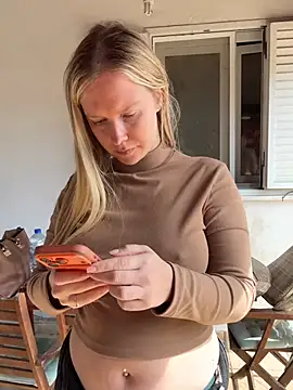 Ellie-rosee online show from 03/20/26, 07:35