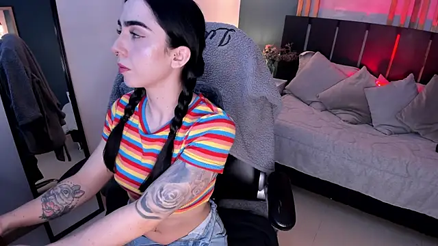 Luna tagliaferri online show from 07/15/26, 08:14