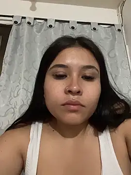 Snapshot of LunnaMoretti chatting on 05/19/26, 02:40 LunnaMoretti online show from 05/19/26, 02:40