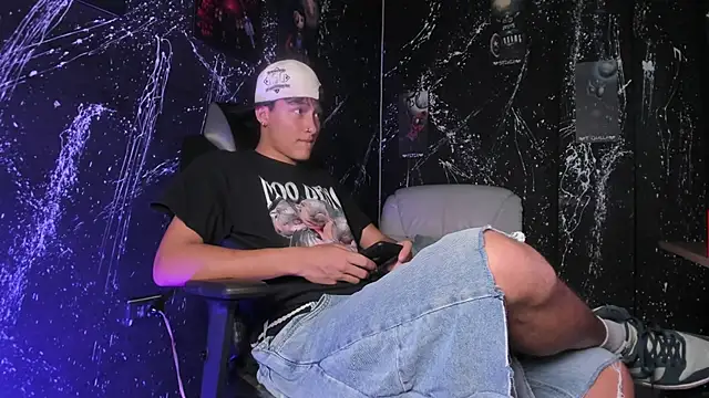 SalvatoreBenford online show from 02/16/26, 08:49