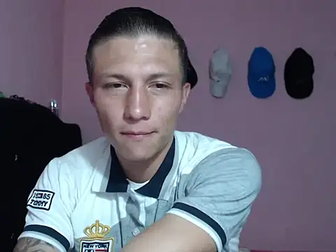 Snapshot of Cronos_Hot_8 chatting on 02/16/26, 07:59 Cronos Hot 8 online show from 02/16/26, 07:59