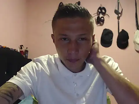 Snapshot of Cronos_Hot_8 chatting on 03/01/26, 10:17 Cronos Hot 8 online show from 03/01/26, 10:17