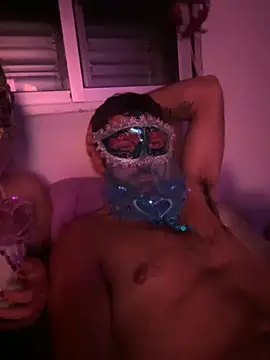 ParejaCanaria12 online show from 02/05/26, 10:14