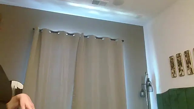 HazelSkyesChat online show from 03/18/26, 08:12