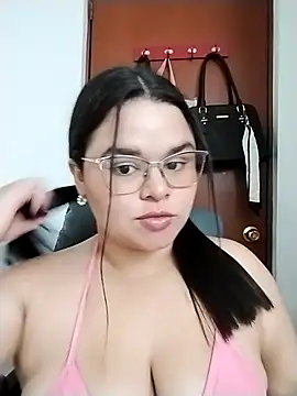 Snapshot of SamanthaStonee chatting on 02/02/26, 12:09 SamanthaStonee online show from 02/02/26, 12:09