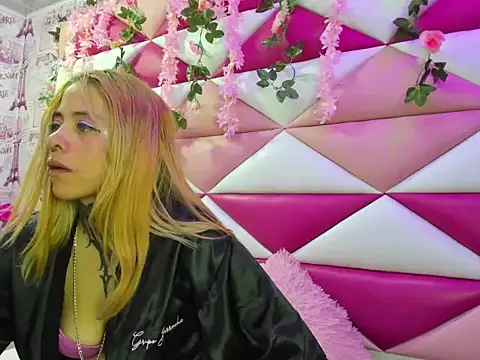 Dakota Angell  online show from 02/01/26, 03:05