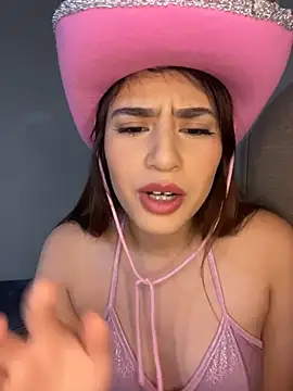 Snapshot of romyamo chatting on 02/07/26, 03:32 romyamo online show from 02/07/26, 03:32