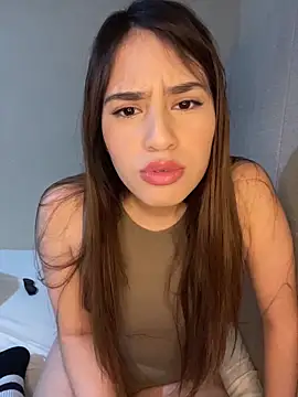 Snapshot of romyamo chatting on 02/13/26, 05:36 romyamo online show from 02/13/26, 05:36