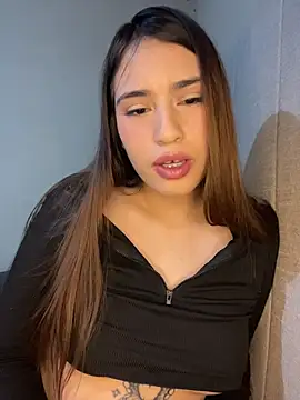 Snapshot of romyamo chatting on 02/19/26, 04:19 romyamo online show from 02/19/26, 04:19