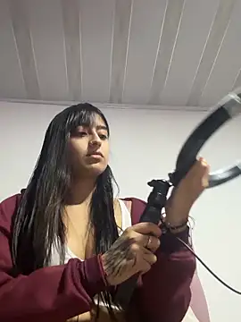 Snapshot of kuromi_x chatting on 02/22/26, 07:51 kuromi x online show from 02/22/26, 07:51