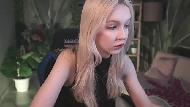 Snapshot of MaoqiBeverly chatting on 02/19/26, 05:53 MaoqiBeverly online show from 02/19/26, 05:53