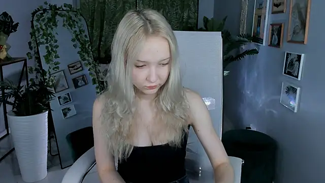 MaoqiBeverly online show from 04/06/26, 03:04