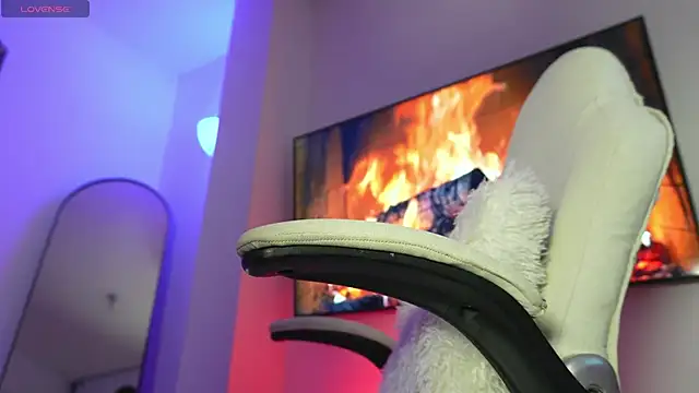 Just Lu online show from 02/18/26, 04:14