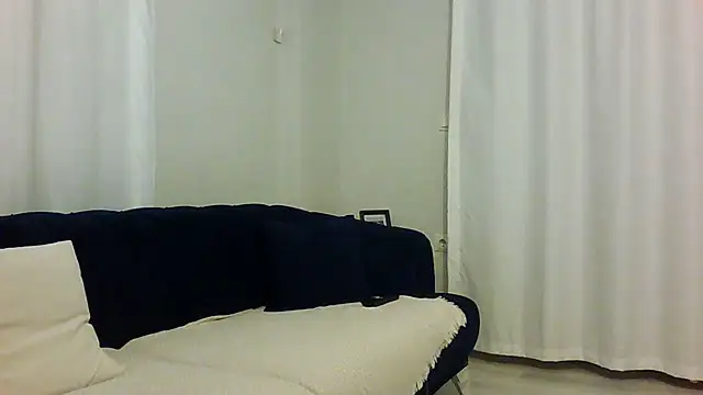 Heeleenn918 online show from 07/12/26, 07:05
