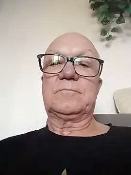 Wieczorek195706 online show from 08/09/26, 09:25
