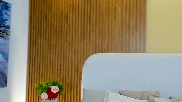 CristalMayson online show from 04/12/26, 03:22