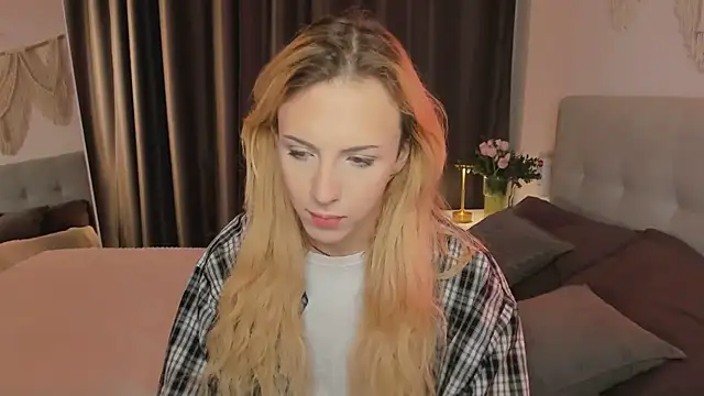 Tiffany  King online show from 04/15/26, 05:25