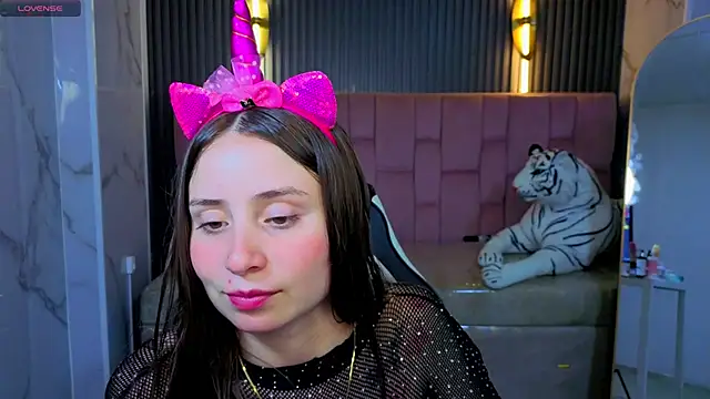 Ariana18 b online show from 04/14/26, 12:55