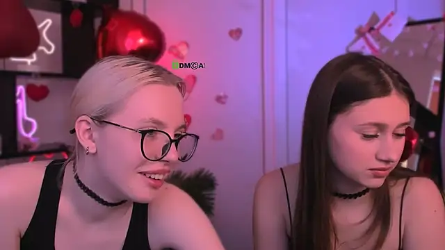 arianaa cat online show from 02/21/26, 12:06